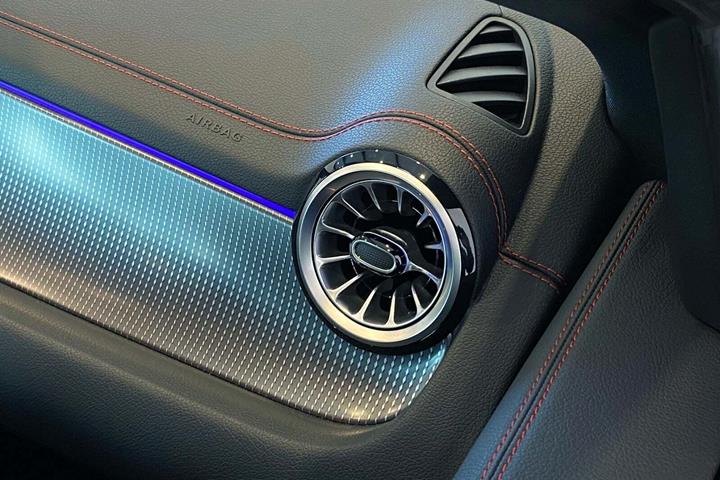 Sort Mercedes EQA250 fra 2022