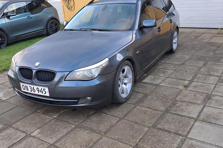 Grå BMW 525d fra 2007
