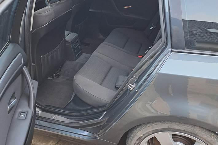 Grå BMW 525d fra 2007