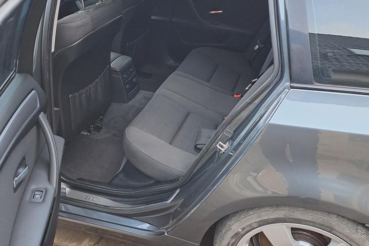 Grå BMW 525d fra 2007
