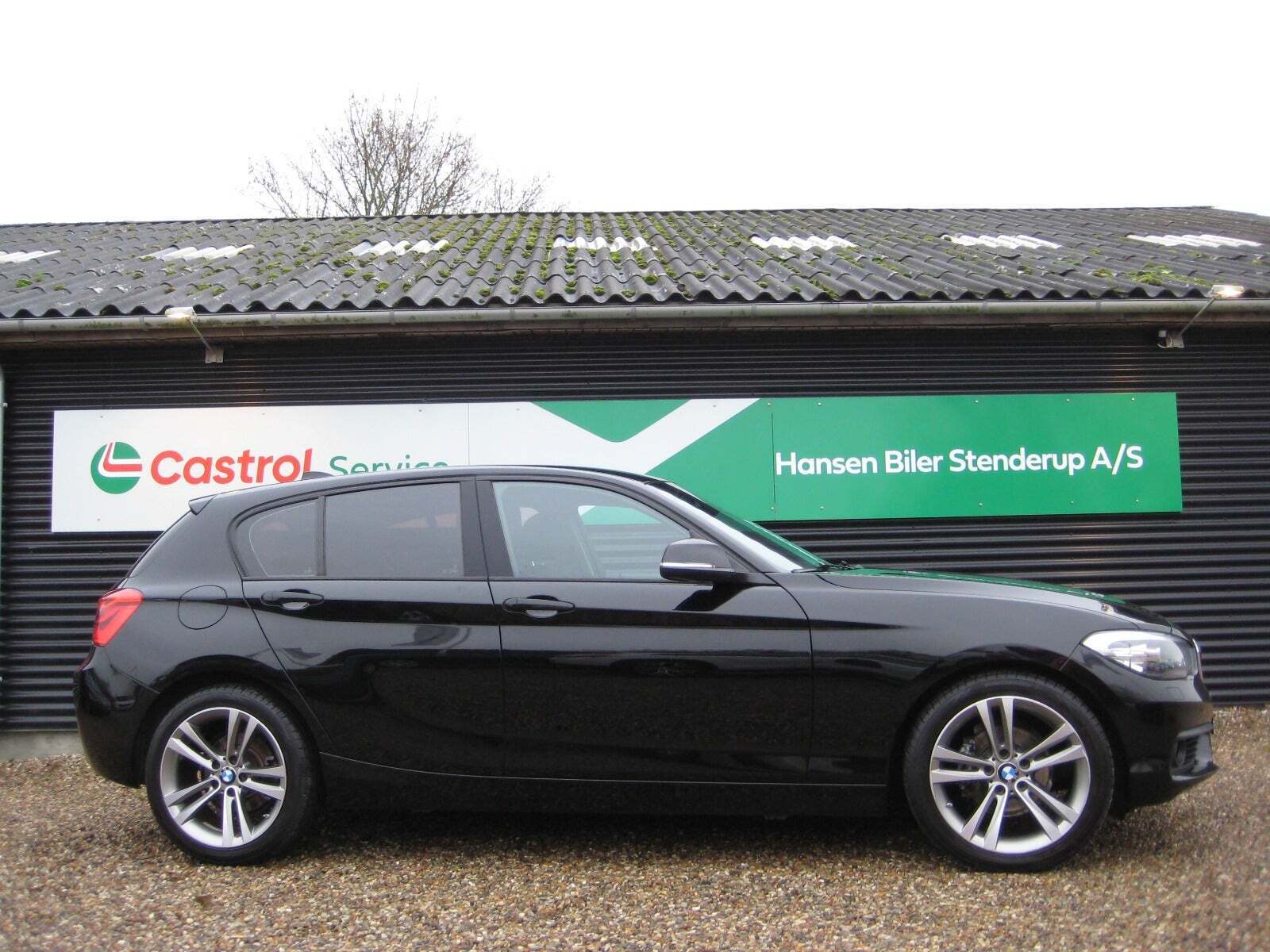 Sort BMW 118d fra 2015