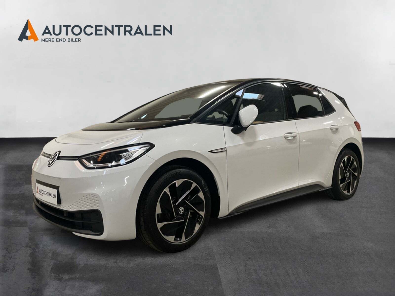 Hvid VW ID.3 fra 2021 set udefra