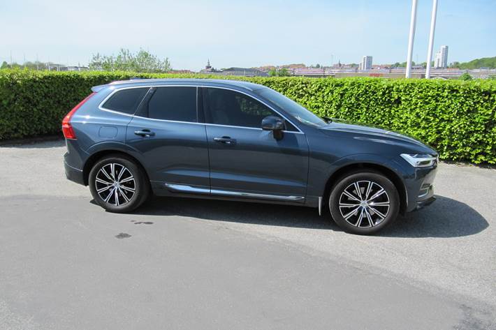 Blå Volvo XC60 fra 2019