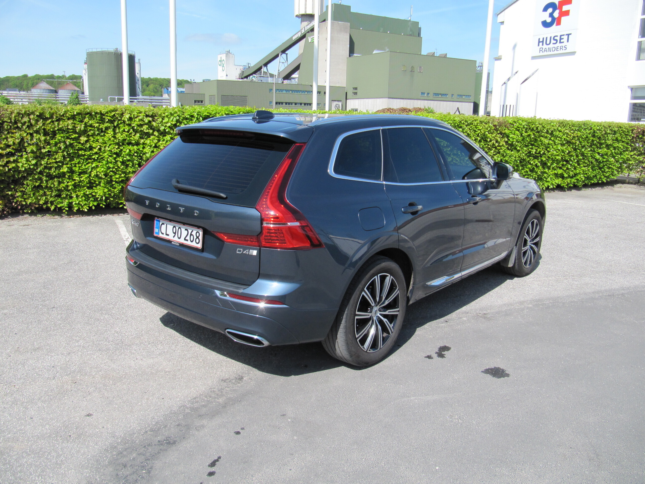 Blå Volvo XC60 fra 2019