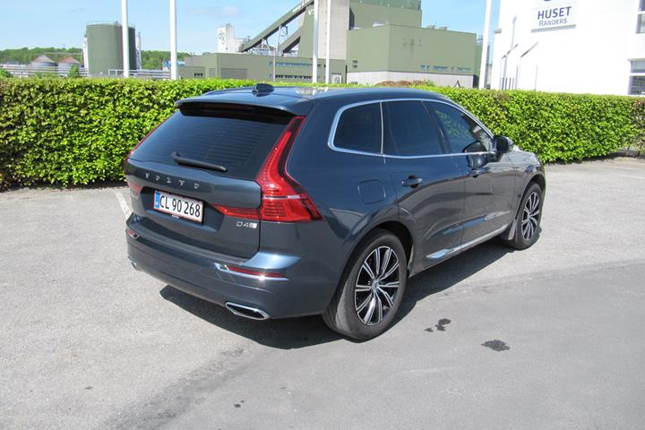 Blå Volvo XC60 fra 2019
