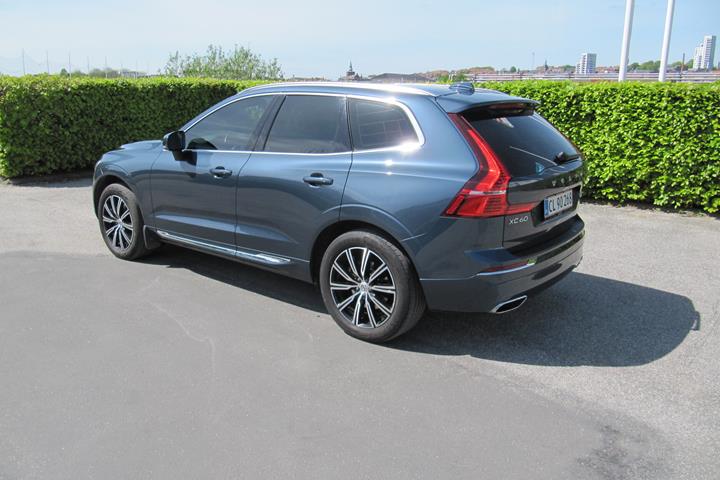 Blå Volvo XC60 fra 2019