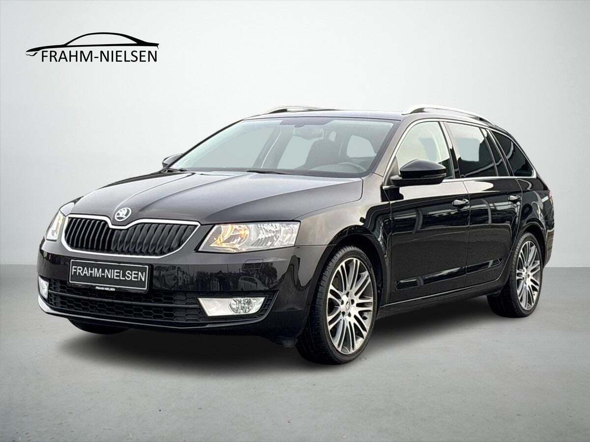 Gul Skoda Octavia fra 2016