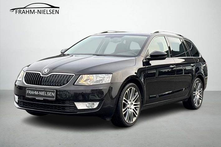 Gul Skoda Octavia fra 2016