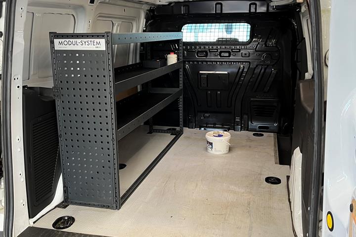 Hvid Ford Transit Connect fra 2017