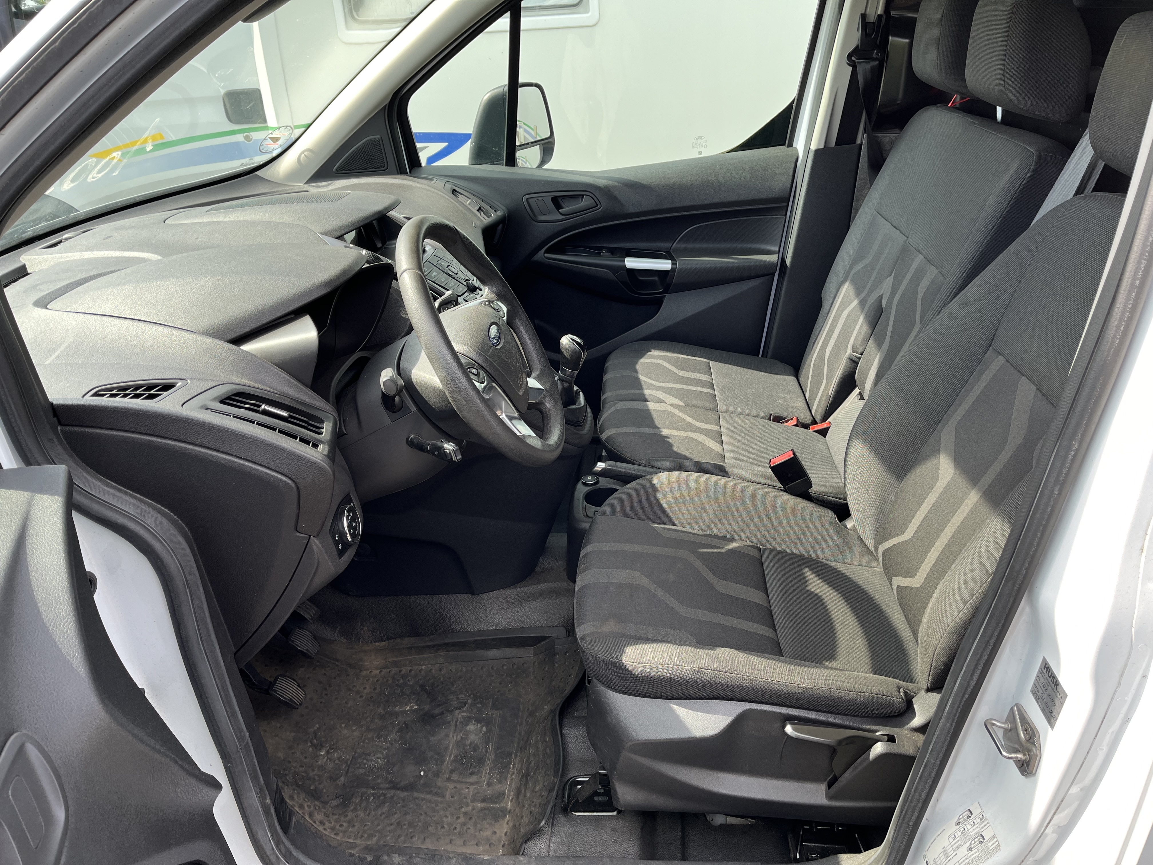 Hvid Ford Transit Connect fra 2017