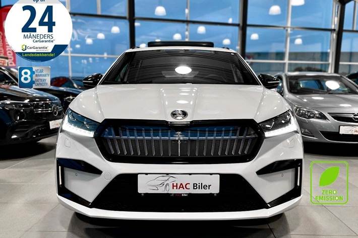 Hvid Skoda Enyaq fra 2023