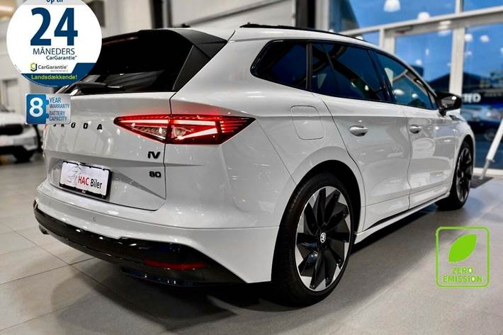 Hvid Skoda Enyaq fra 2023