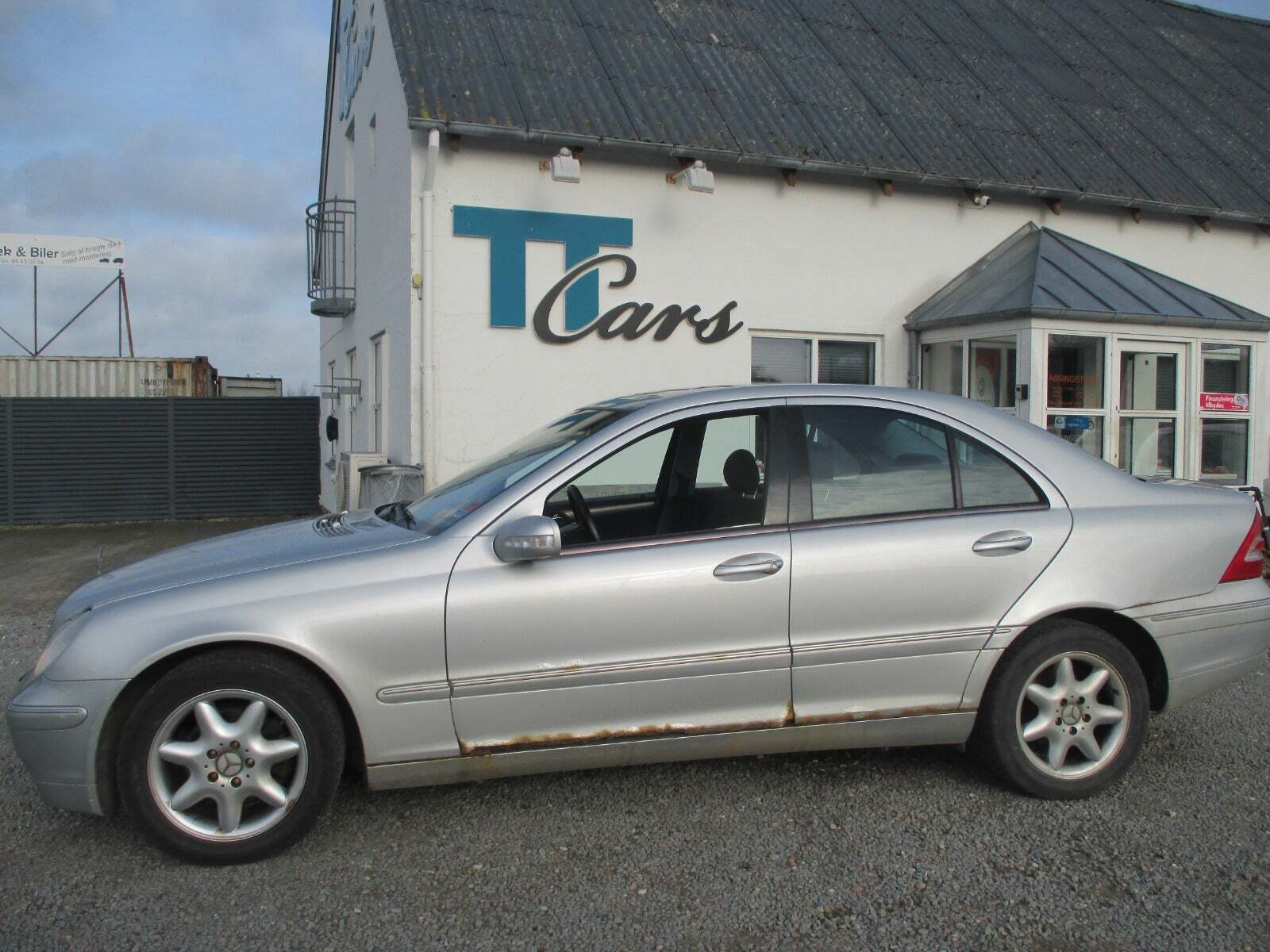 Sølv Mercedes C180 fra 2002