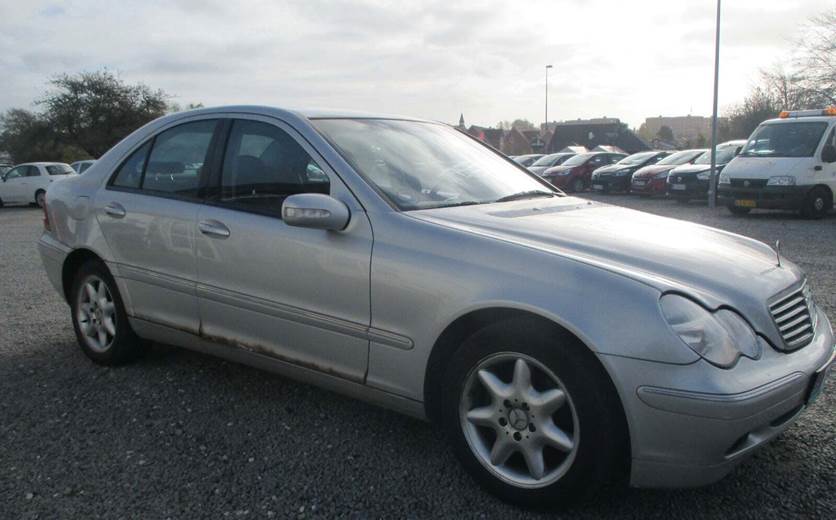 Mercedes C180