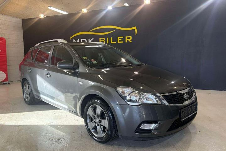 undefined Kia Ceed fra 2010 set udefra