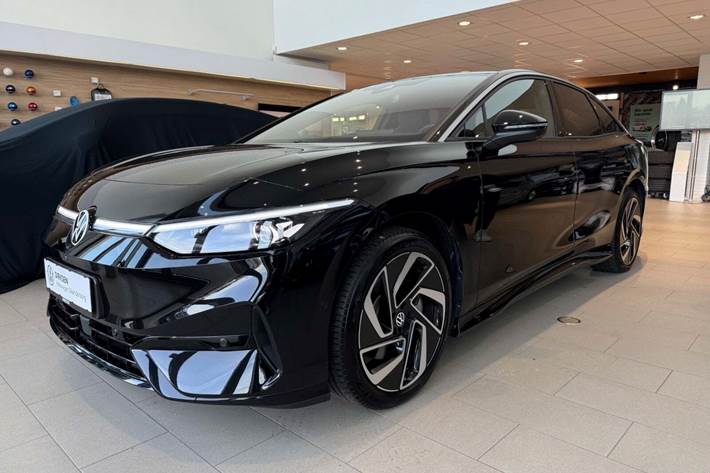 Sort VW ID.7 fra 2024 set udefra