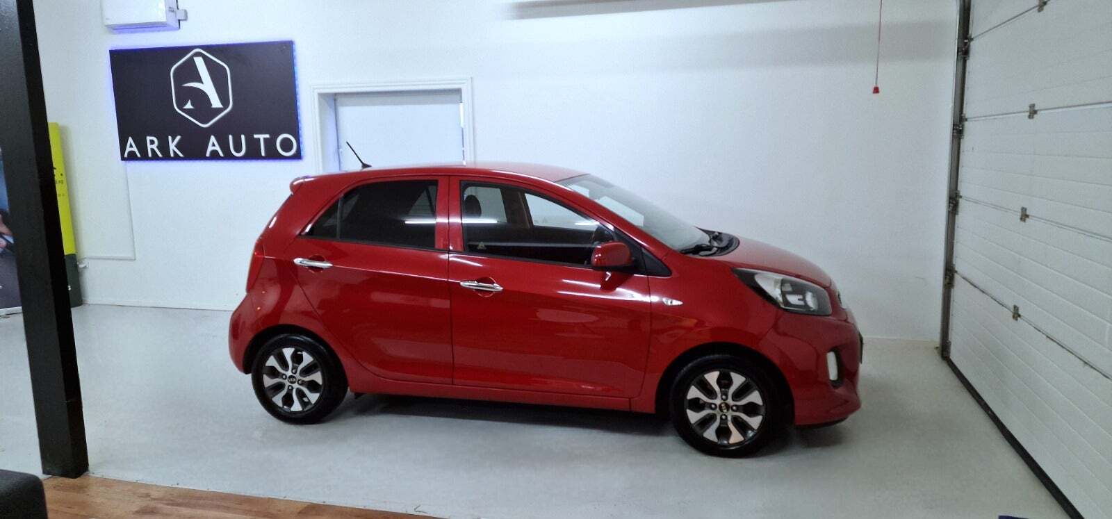 Rød Kia Picanto fra 2016