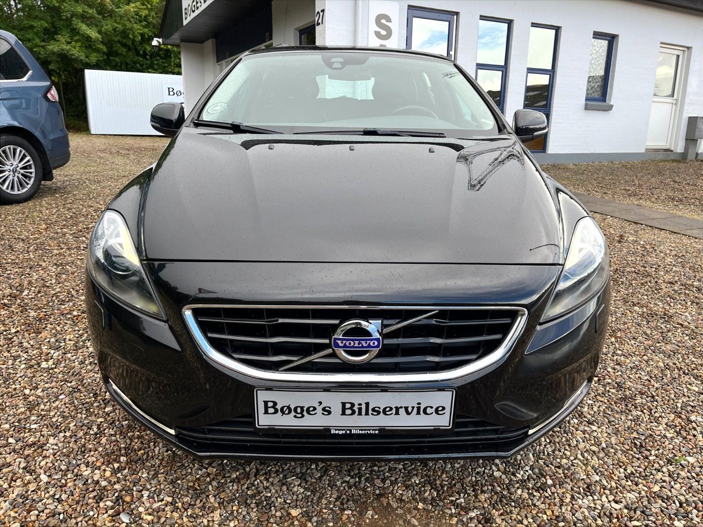 Sort Volvo V40 fra 2016