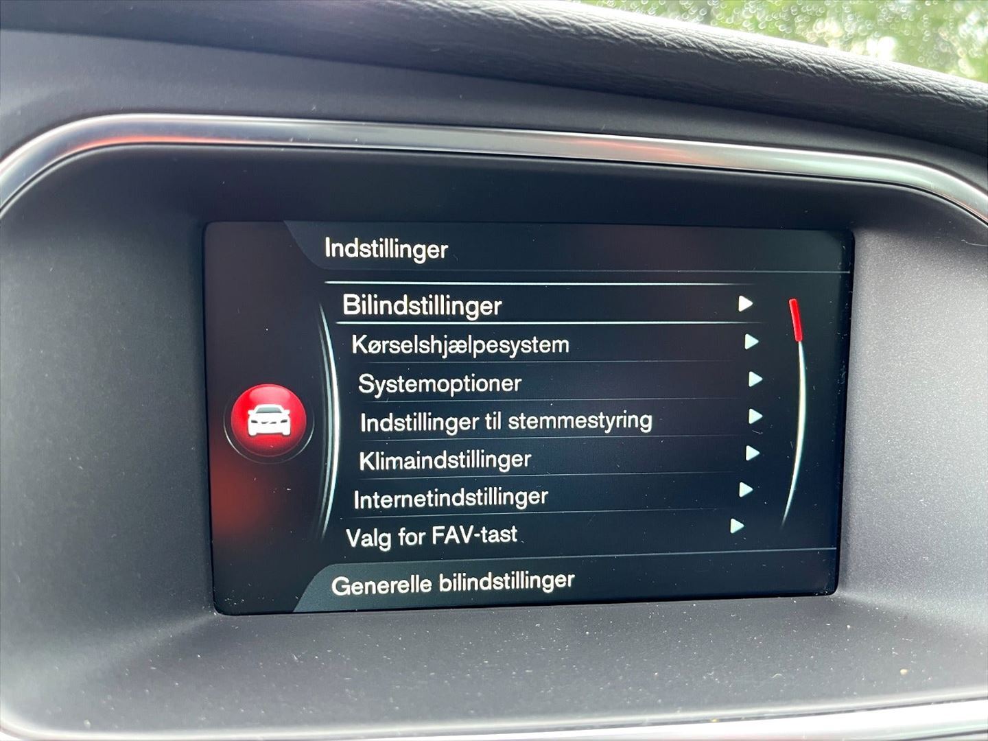 Sort Volvo V40 fra 2016