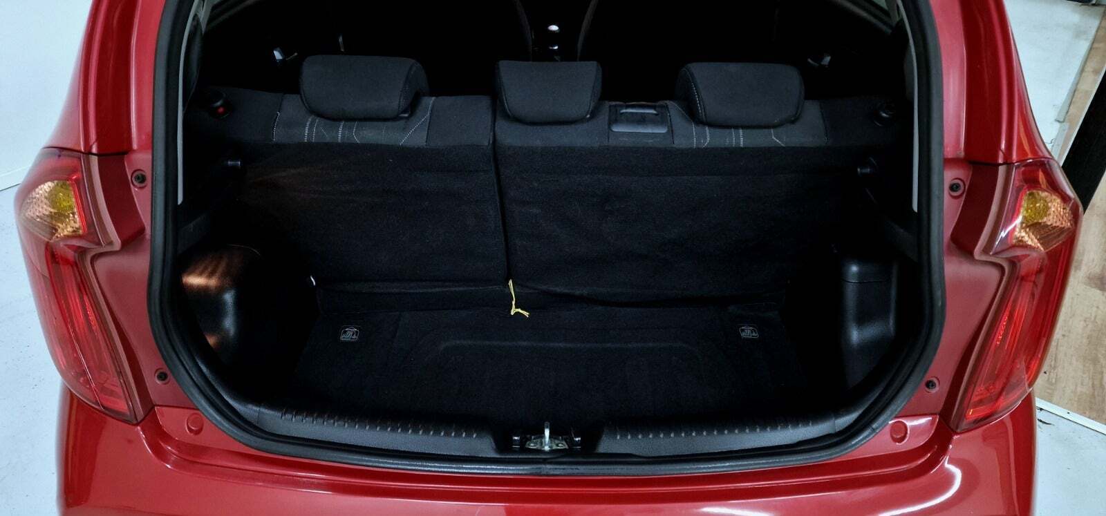 Rød Kia Picanto fra 2016