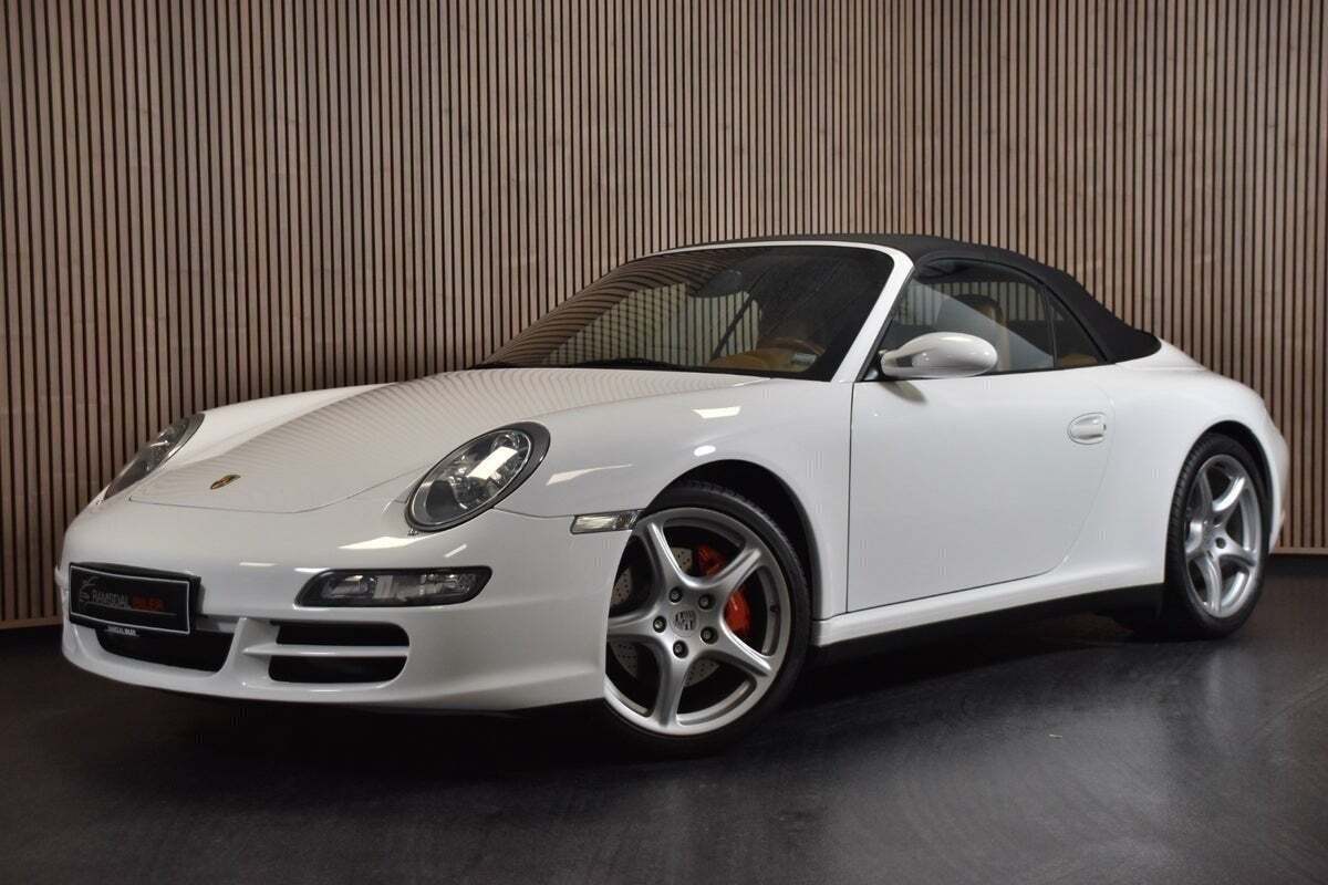 Hvid Porsche 911 Carrera 4S fra 2007