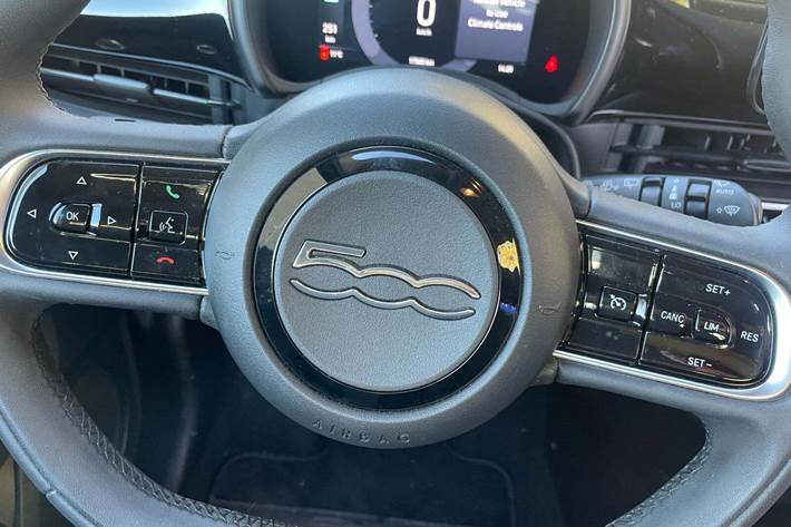 Sort Fiat 500e fra 2023