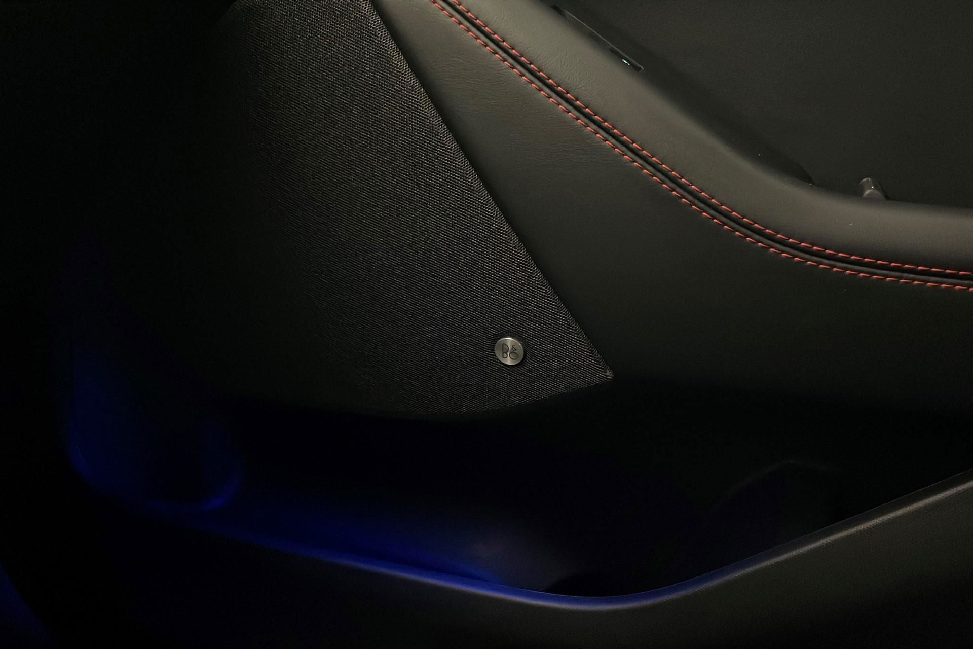 Hvid Ford Mustang Mach-E fra 2023