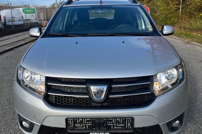 undefined Dacia Logan fra 2014 set udefra