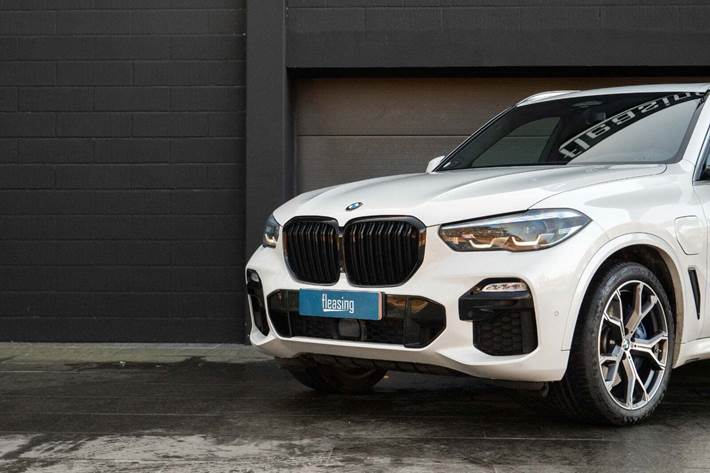 Hvid BMW X5 fra 2019