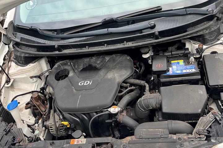 Hvid Hyundai i30 fra 2012