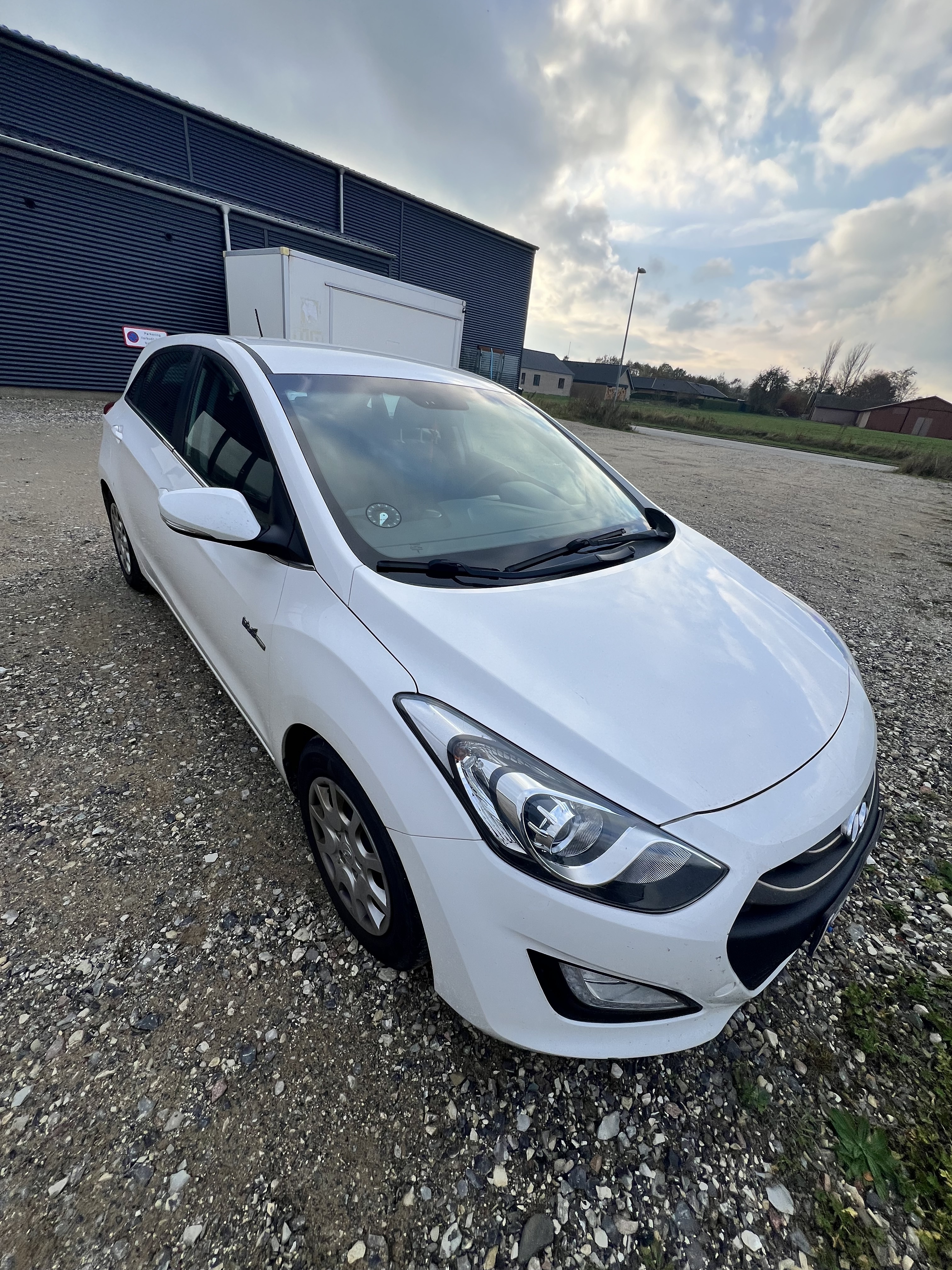 Hvid Hyundai i30 fra 2012