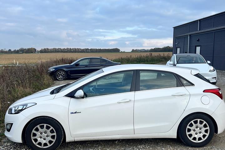Hvid Hyundai i30 fra 2012
