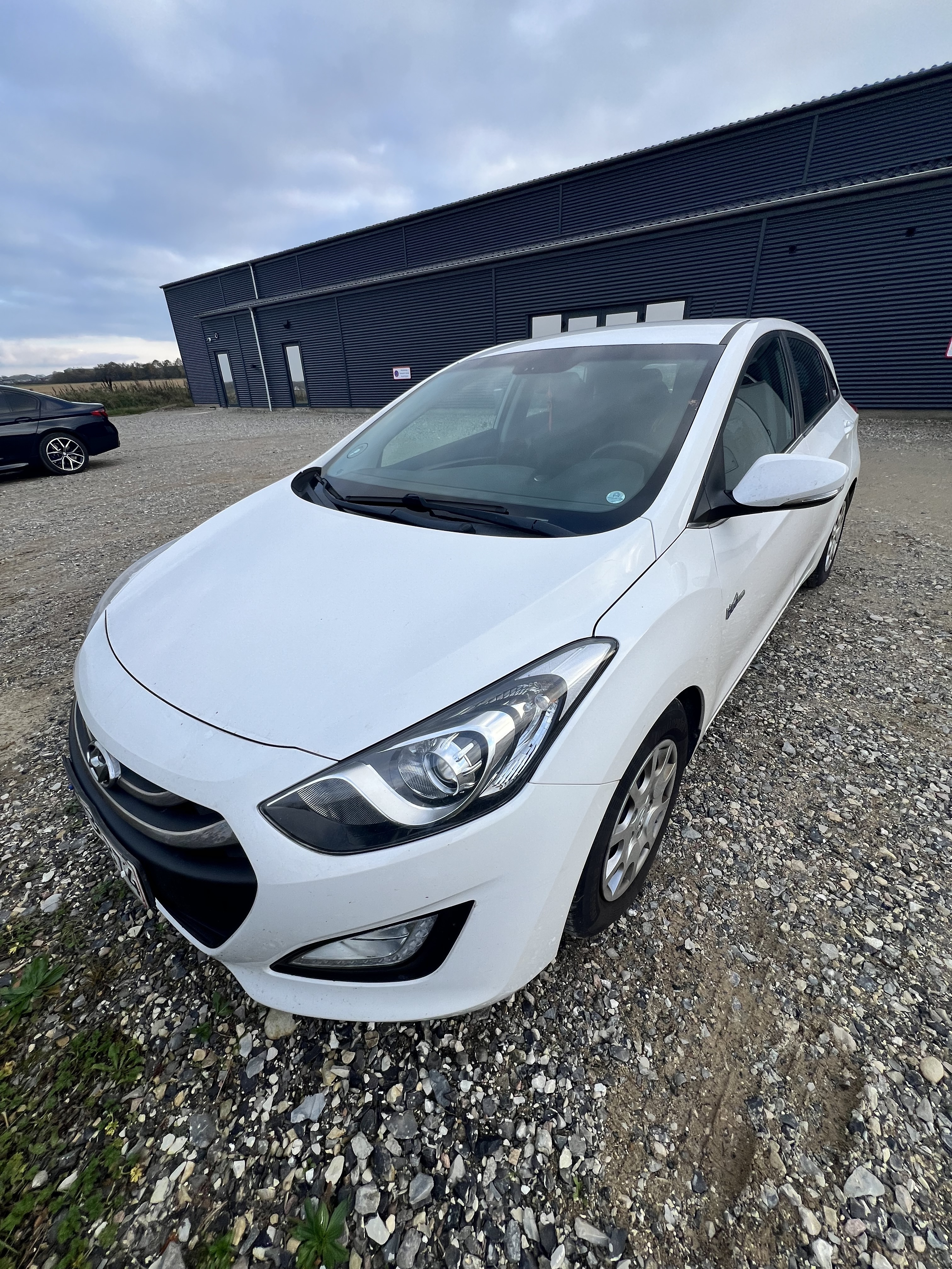 Hvid Hyundai i30 fra 2012