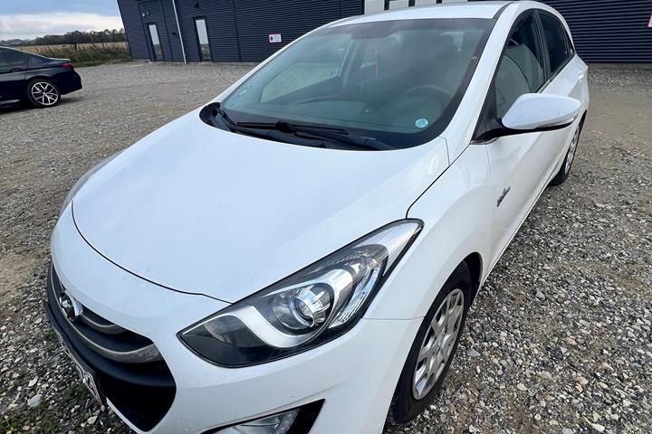 Hvid Hyundai i30 fra 2012
