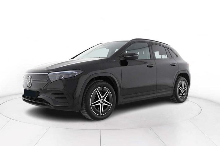 Sort Mercedes EQA250 fra 2023 set udefra