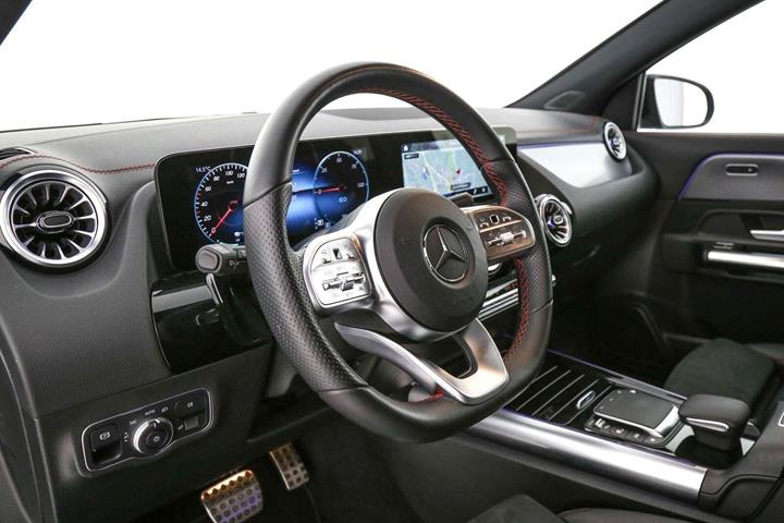 Sort Mercedes EQA250 fra 2023