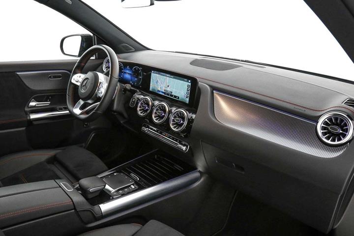 Sort Mercedes EQA250 fra 2023