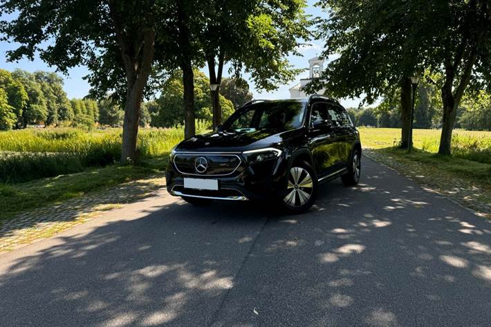 undefined Mercedes EQB250 fra 2024 set udefra