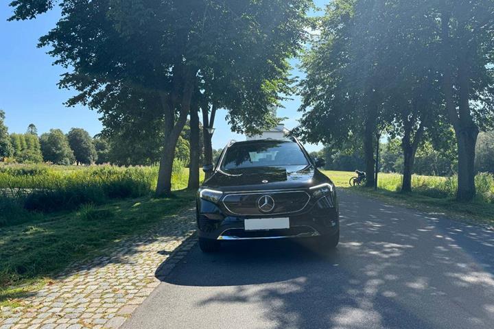 undefined Mercedes EQB250 fra 2024 set udefra