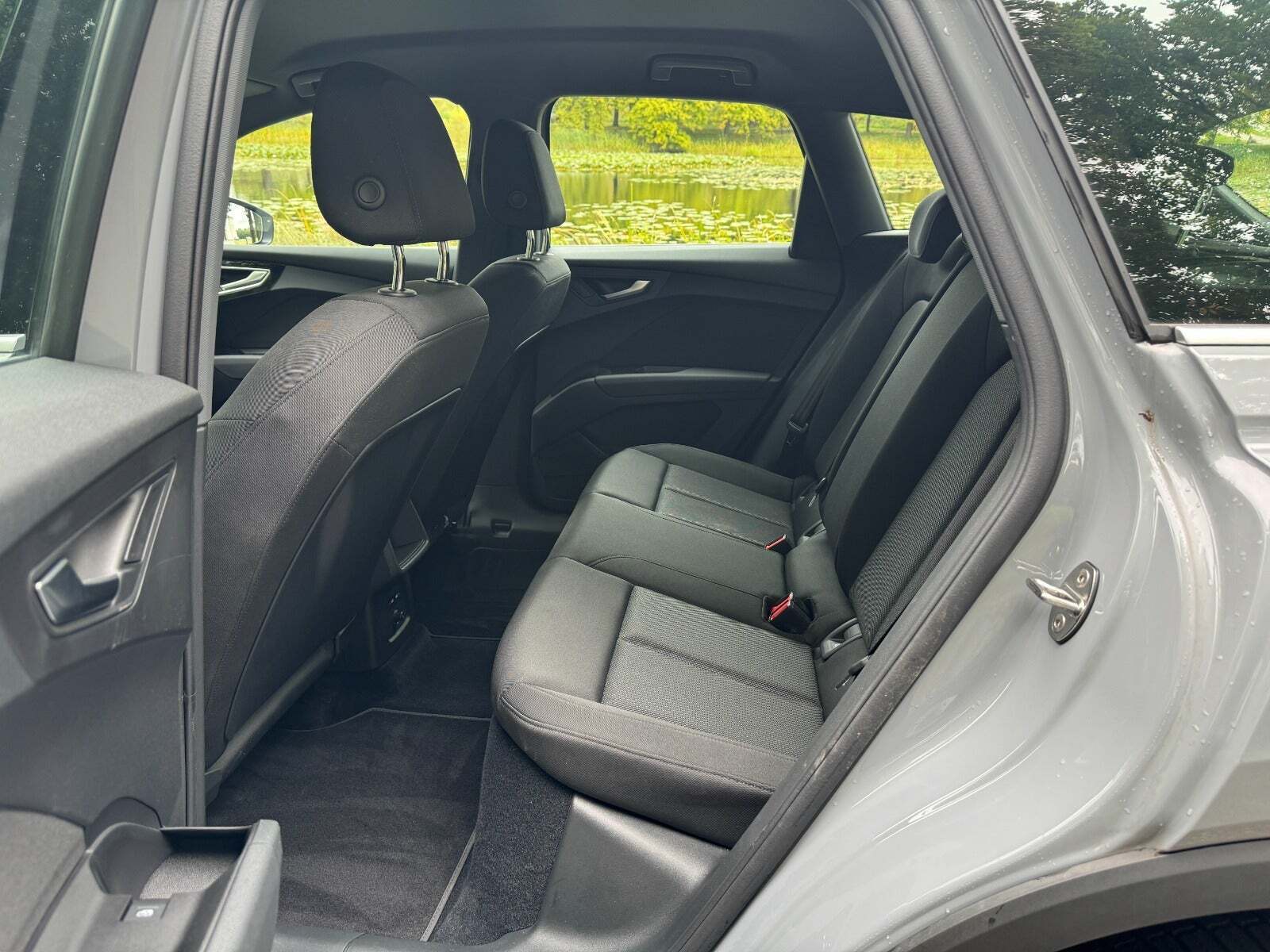 Grå Audi Q4 e-tron fra 2022