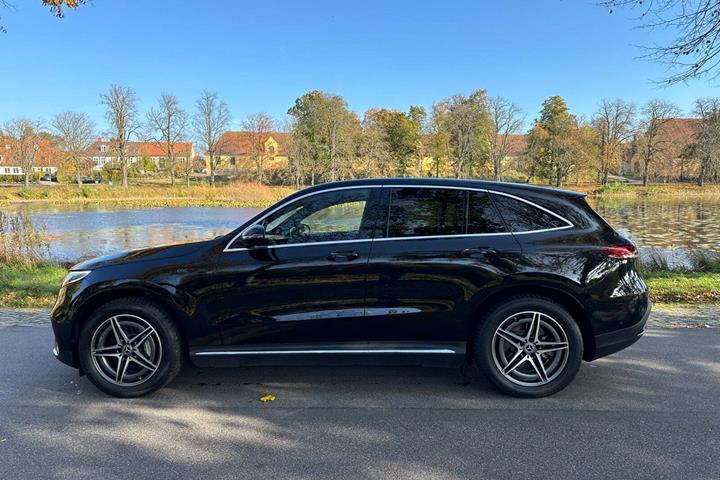 Sort Mercedes EQC400 fra 2021