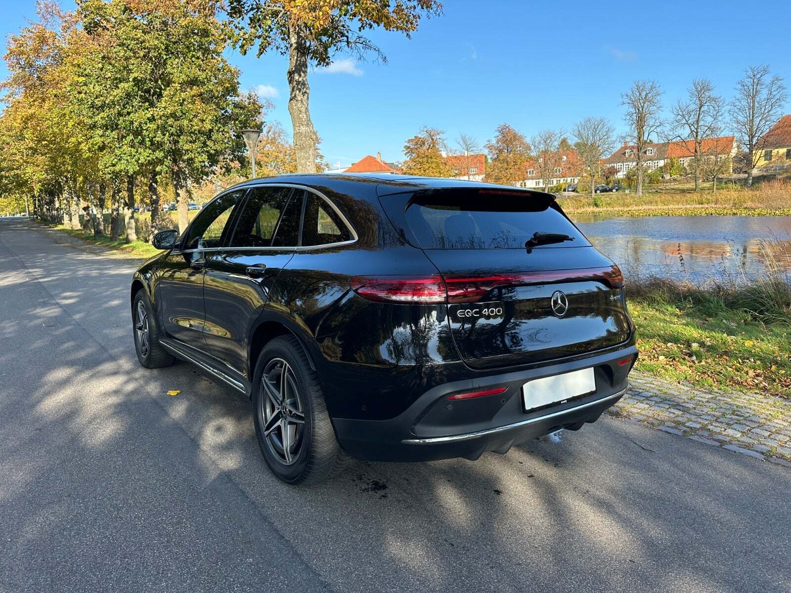 Sort Mercedes EQC400 fra 2021