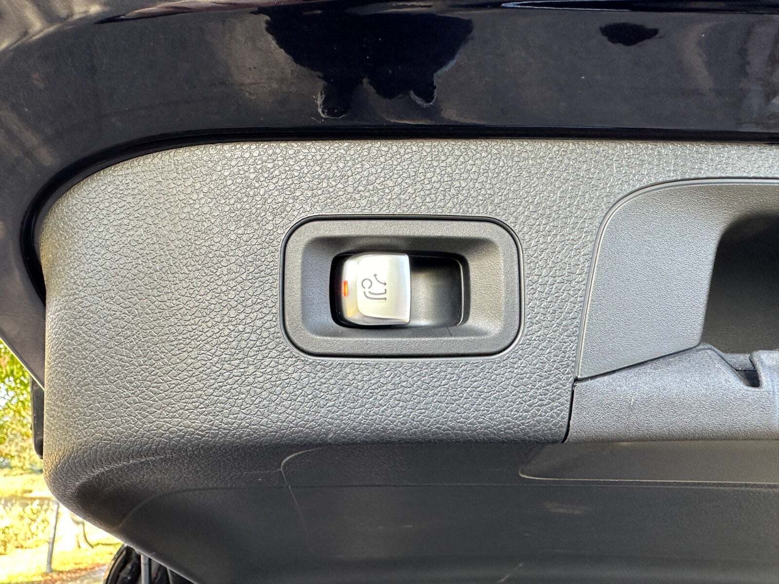 Sort Mercedes EQC400 fra 2021