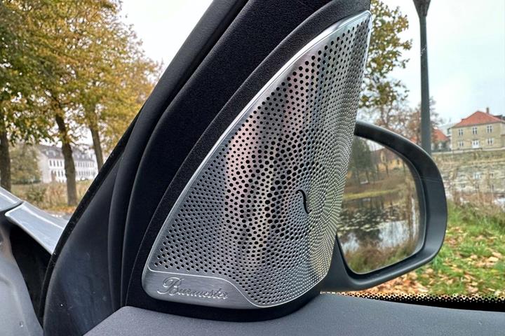 Sølv Mercedes EQC400 fra 2021