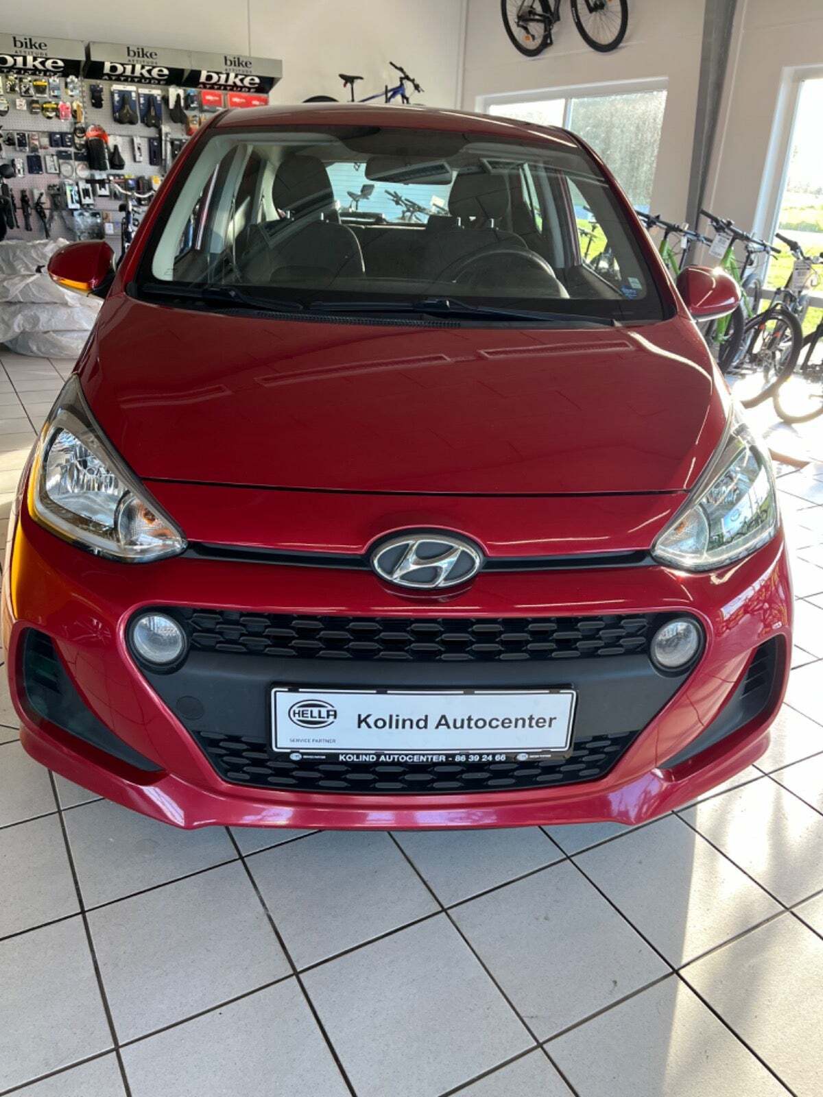 Rød Hyundai i10 fra 2018