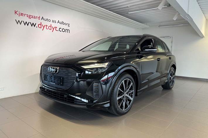 Sort Audi Q4 e-tron fra 2022 set udefra