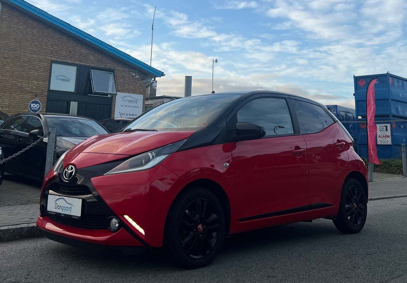 Rød Toyota Aygo fra 2015