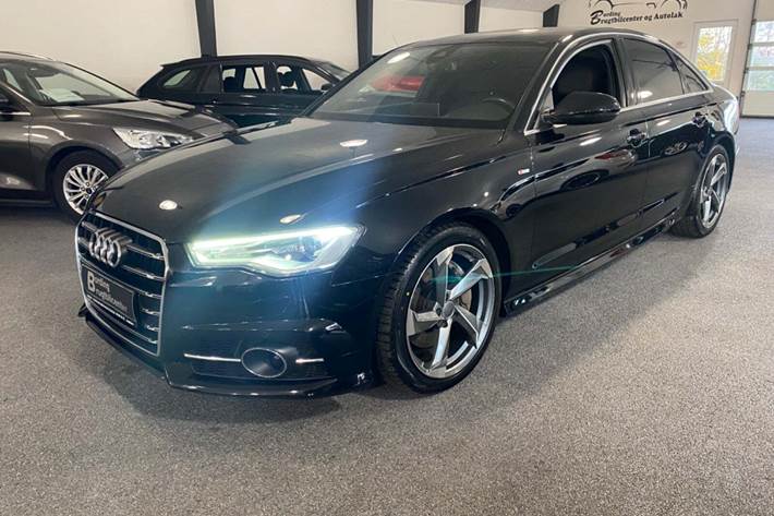 Sort Audi A6 fra 2017 set udefra
