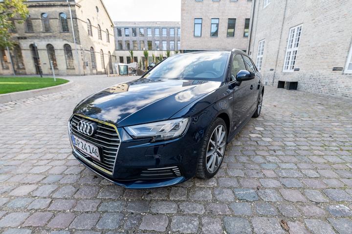 Blå Audi A3 Sportback fra 2017