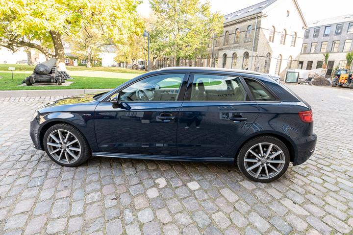 Blå Audi A3 Sportback fra 2017